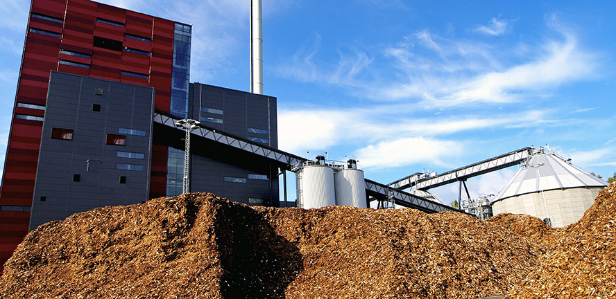 Utilização de resíduos de madeira para geração de energia.